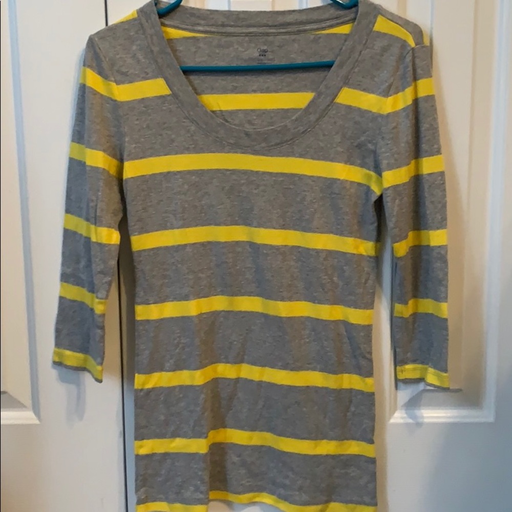 Quarter sleeve top